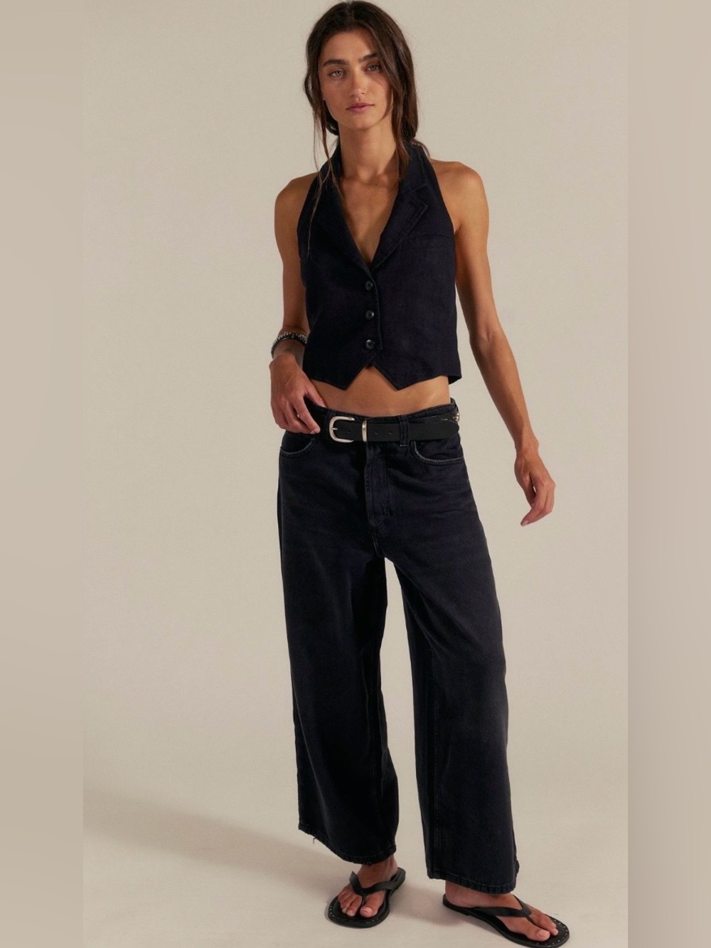 NWT FREE PEOPLE WE THE FREE CARINA ULTRA SOFT BOYFRIEND JEANS BLACK - Picture 2 of 3